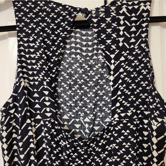 Cotton On black/white sleeveless Aztec design mini dress - Picture 2 of 6